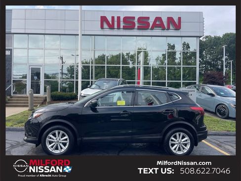 Used 2019 Nissan Rogue Sport SV AWD/4WD image 2