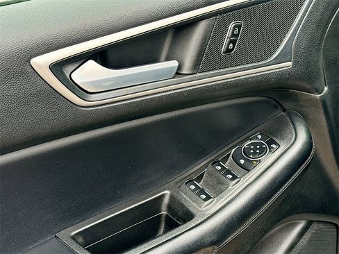 Used 2023 Ford Edge SEL w/ Convenience Package image 18