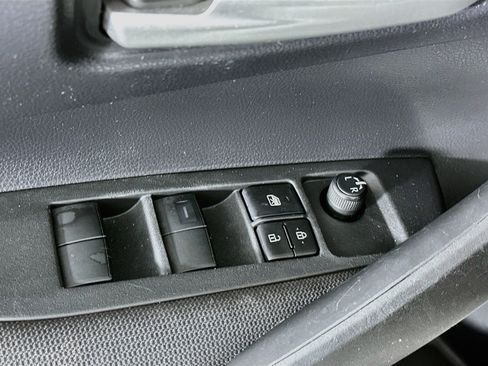 Used 2020 Toyota Corolla LE FWD image 15