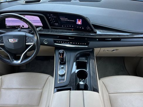 Used 2023 Cadillac Escalade Premium Luxury w/ Performance Package image 15