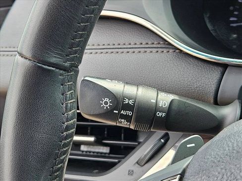 Used 2015 Toyota Avalon XLE Touring FWD image 24