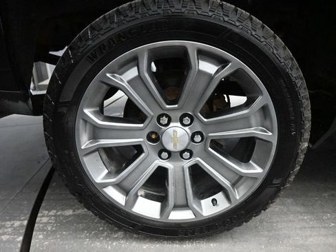 Used 2018 Chevrolet Silverado 1500 LT w/ All Star Edition AWD/4WD image 12