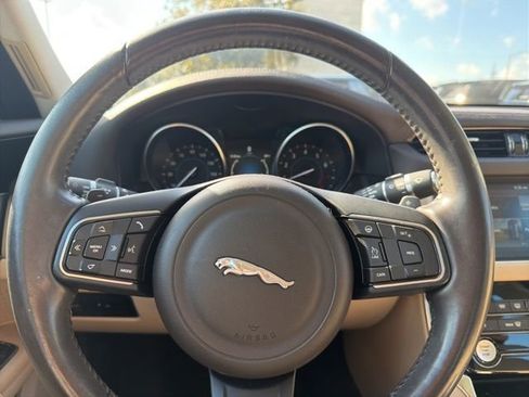 Used 2016 Jaguar XF Prestige image 16