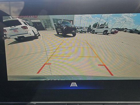 Used 2025 Chevrolet Trax LT FWD image 12