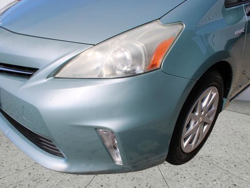 Used 2013 Toyota Prius V Three image 10