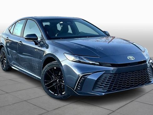 New 2026 Toyota Camry SE image 2