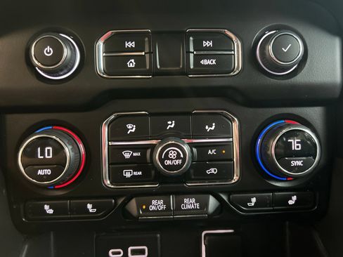 Used 2023 Chevrolet Tahoe LT w/ LT Signature Package AWD/4WD image 28