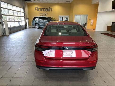 Used 2023 Honda Accord EX image 4