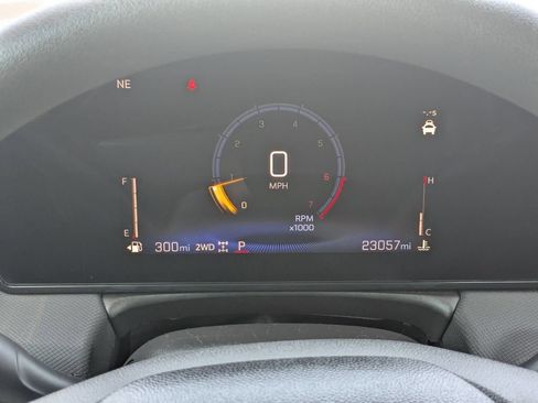 Used 2025 Chevrolet TrailBlazer LT AWD/4WD image 13
