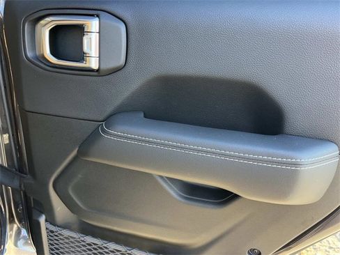 Used 2023 Jeep Wrangler Unlimited Sahara w/ Cold Weather Group image 20