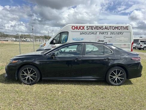 Used 2024 Toyota Camry SE image 8