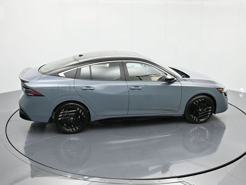 New 2026 Nissan Sentra SR w/ SR Premium Package FWD image 33