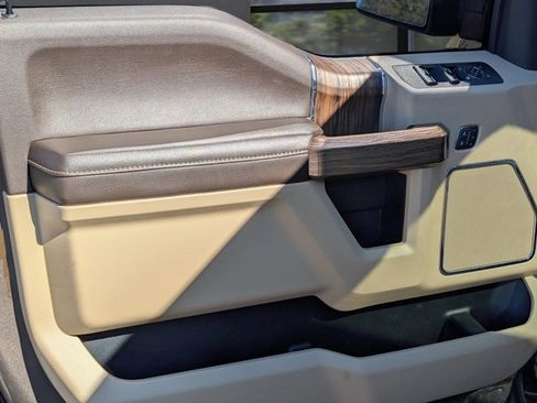 Used 2020 Ford F150 Lariat w/ Equipment Group 502A Luxury image 15