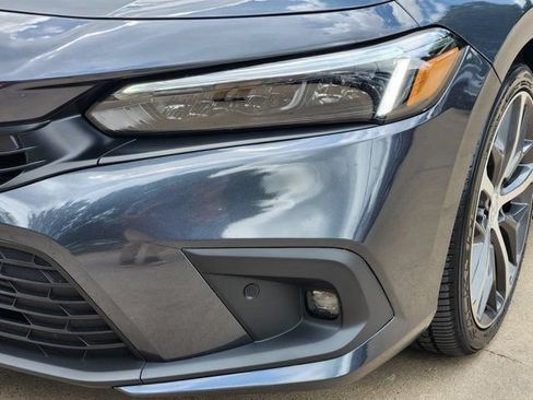 Used 2022 Honda Civic Touring image 9