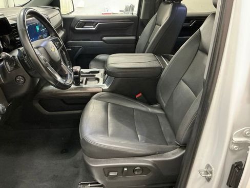Used 2023 Chevrolet Silverado 1500 LTZ w/ LTZ Premium Package AWD/4WD image 16