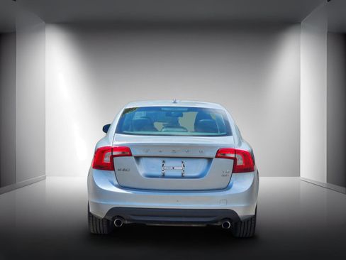 Used 2013 Volvo S60 T5 AWD/4WD image 6