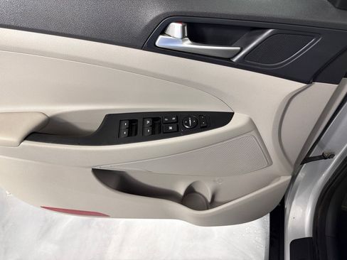 Used 2019 Hyundai Tucson Value FWD image 11