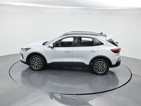 New 2026 Ford Escape SE image 42