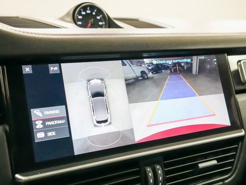 Used 2021 Porsche Cayenne GTS image 29