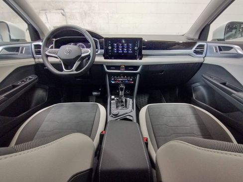 New 2025 Volkswagen Taos SE image 37