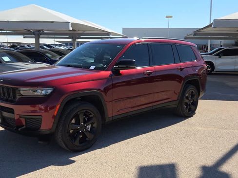 Used 2022 Jeep Grand Cherokee L Laredo image 5
