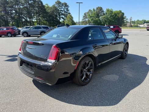 Used 2023 Chrysler 300 S RWD image 8