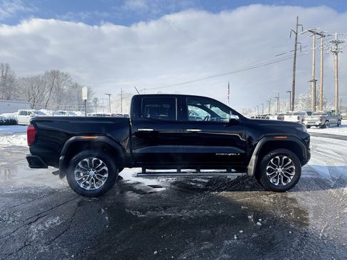 Used 2023 GMC Canyon Denali image 7