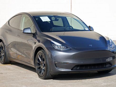 Used 2022 Tesla Model Y Long Range AWD/4WD image 55