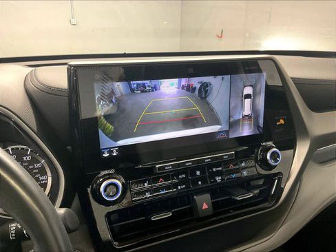 Used 2022 Toyota Highlander Limited image 21