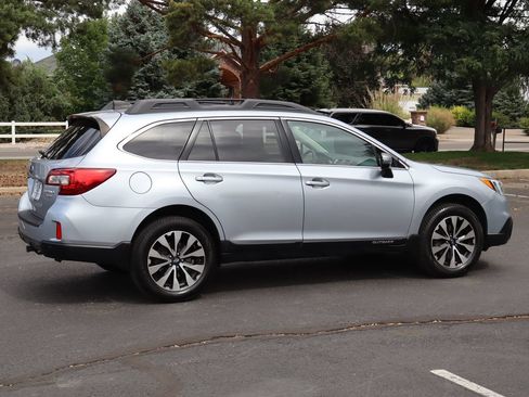 Used 2017 Subaru Outback 3.6R Limited AWD/4WD image 4