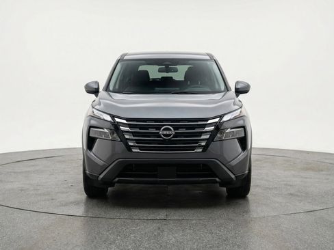 Used 2025 Nissan Rogue SV FWD image 2