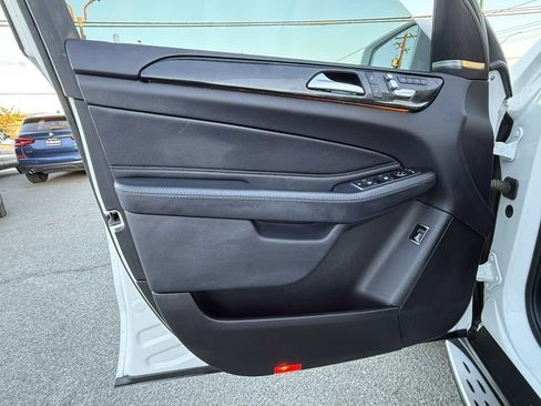 Used 2019 Mercedes-Benz GLS 450 4MATIC image 31