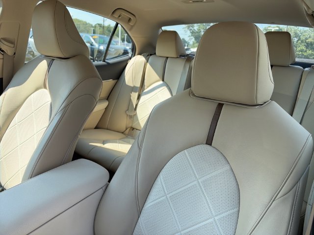 Used 2018 Toyota Camry XLE FWD image 17
