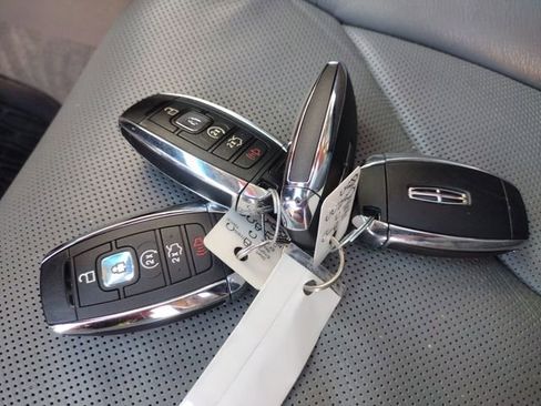 Used 2019 Lincoln Nautilus Reserve w/ Cargo Utility Package image 32