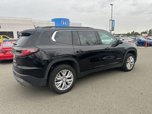 Used 2024 GMC Acadia Elevation image 3