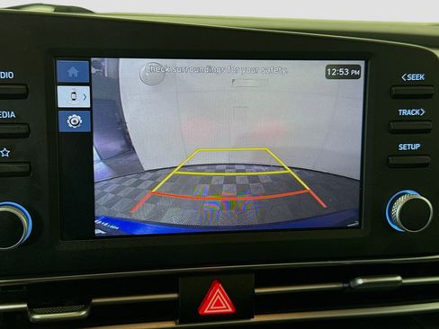 Used 2024 Hyundai Elantra SE image 19