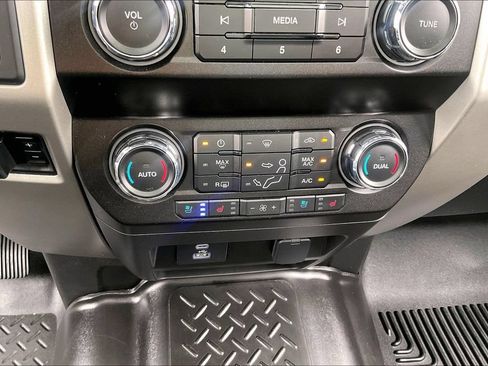 Used 2021 Ford F250 Lariat AWD/4WD image 36