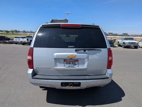 Certified 2013 Chevrolet Suburban LT w/ Luxury Package AWD/4WD image 6