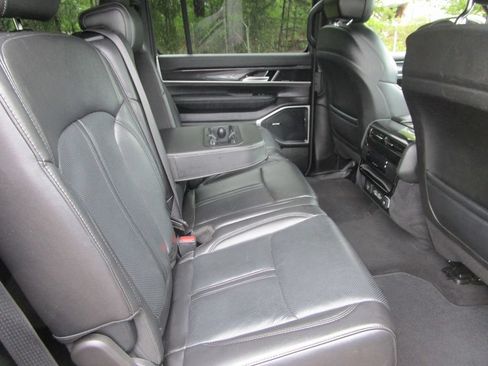 Used 2024 Jeep Wagoneer 2WD image 22