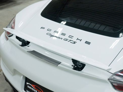 Used 2015 Porsche Cayman GTS image 9