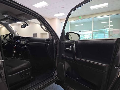 Used 2016 Toyota 4Runner TRD Pro AWD/4WD image 27