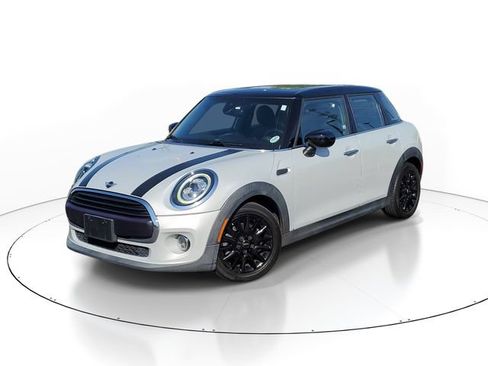 Used 2020 MINI Cooper 4-Door Hardtop FWD image 1