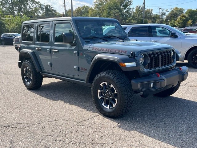 Used 2024 Jeep Wrangler Unlimited Rubicon w/ Convenience Group AWD/4WD image 8