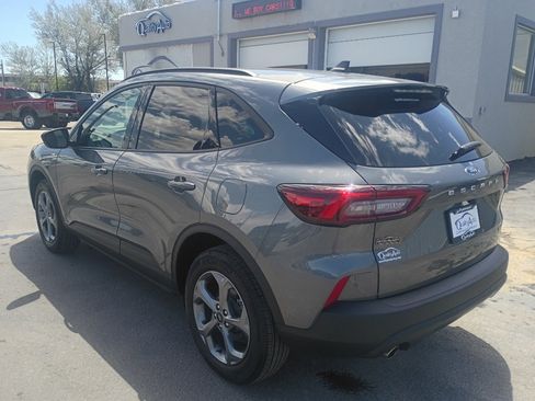 Used 2025 Ford Escape ST-Line AWD/4WD image 8