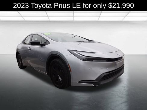 Used 2023 Toyota Prius LE image 1