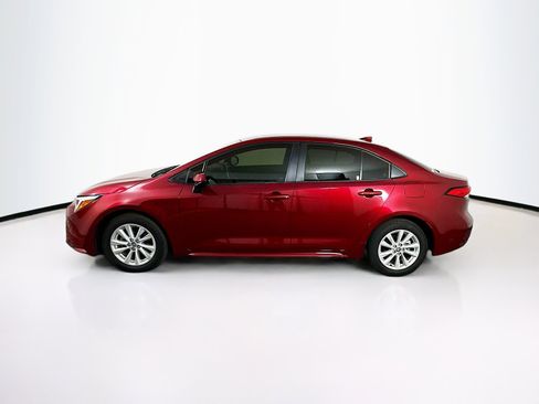 Used 2025 Toyota Corolla LE w/ LE Premium Package image 4