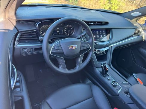 Certified 2025 Cadillac XT5 Premium Luxury image 4