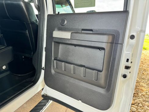 Used 2016 Ford F250 Lariat w/ Lariat Ultimate Package image 23