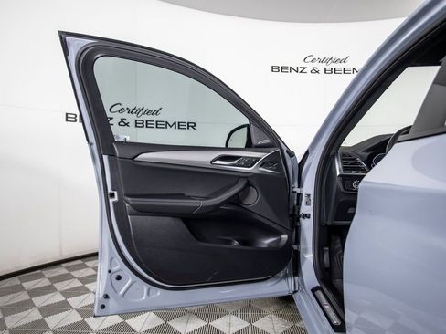 Used 2025 BMW X4 xDrive30i w/ Premium Package image 15