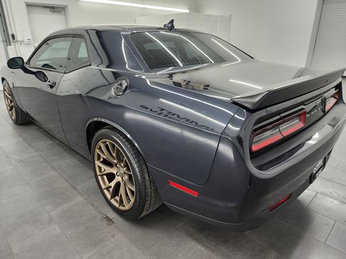 Used 2017 Dodge Challenger SRT Hellcat RWD image 6